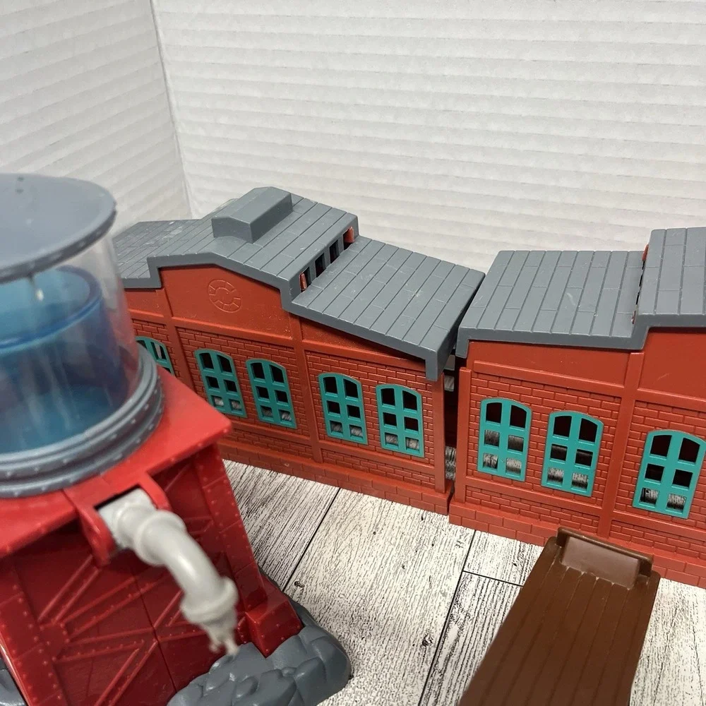Thomas & Friends TrackMaster Buildings Lot - Water Tower, Footbridge, Sheds